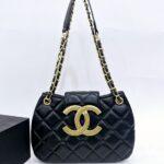 کیف زنانه دوشی برند شنل کد ۲۲۰